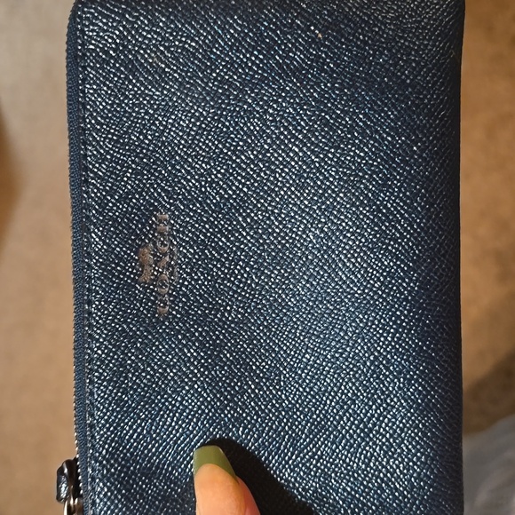 🤑Sale🤑 Coach leather metallic turquoise wristlet - Picture 3 of 6